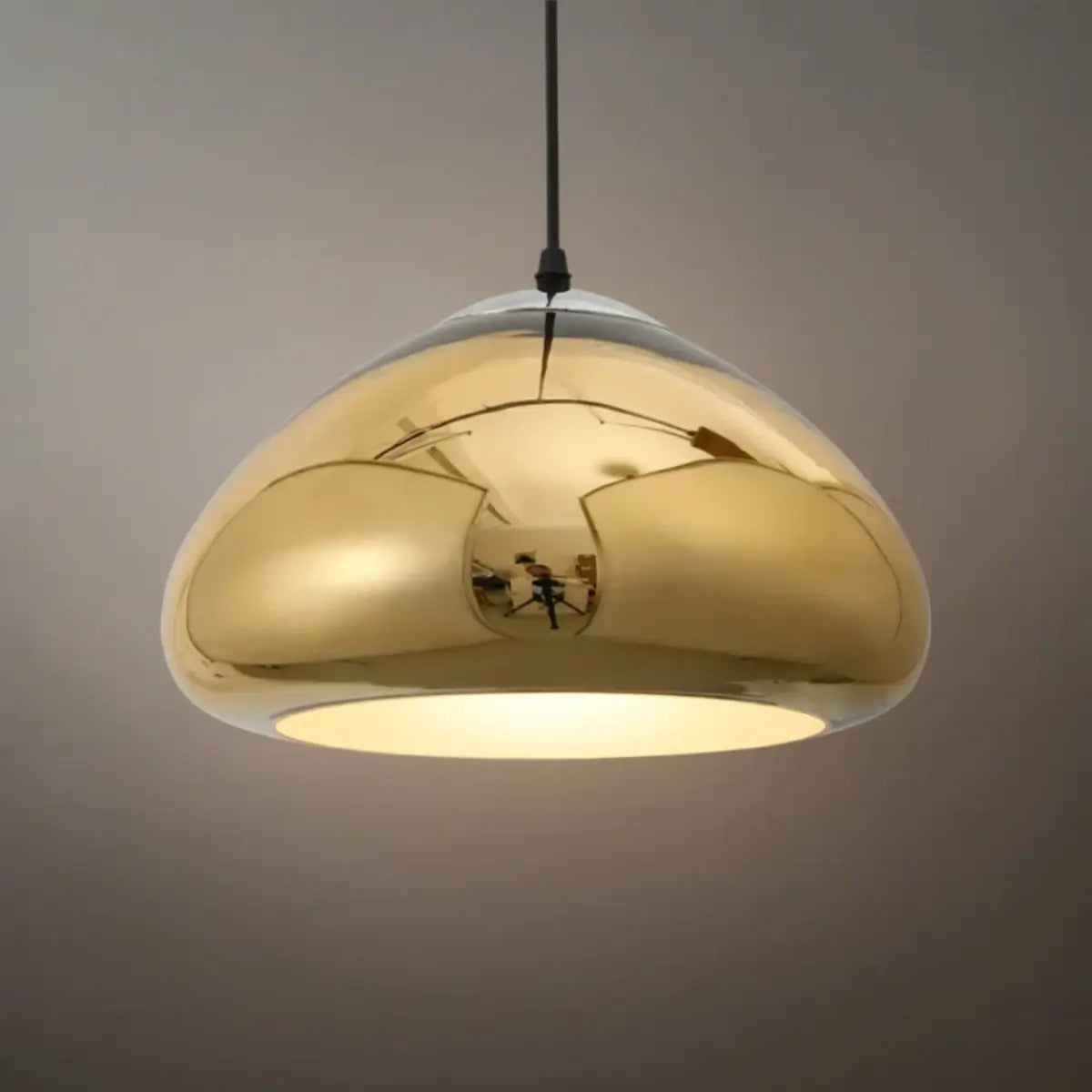 Modern_Glass_Pendant_Light